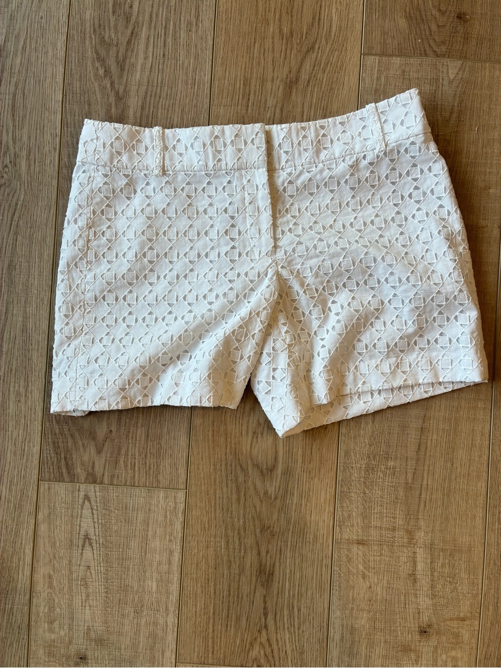 LOFT White Eyelet Shorts New W/Out tags size 4 festival preppy belt loops
